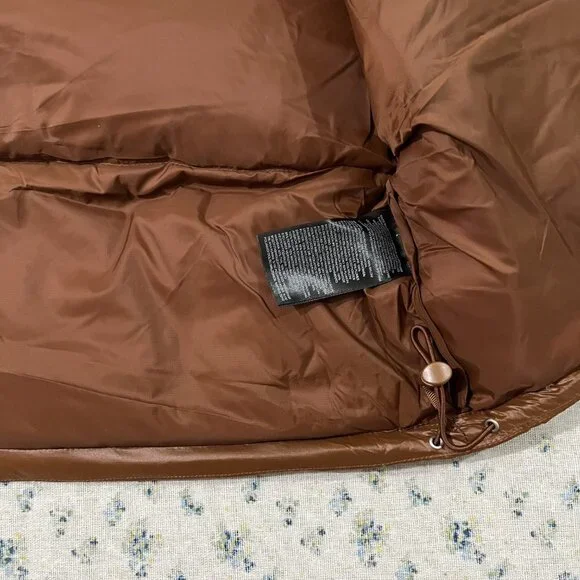 The North Face 1984 Short "Kendall Jenner Style" Glossy Down Jacket - Picture 3 of 11